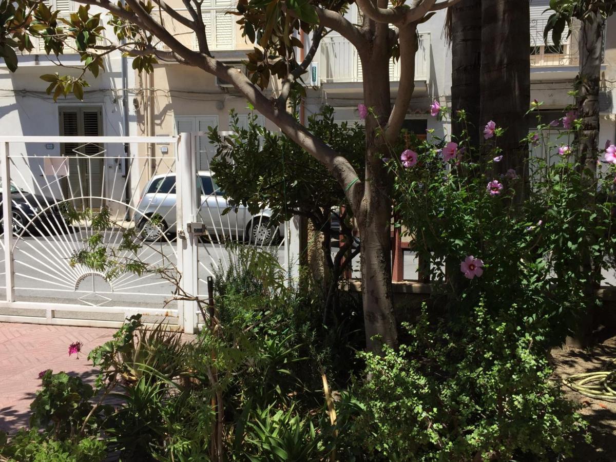Le Zagare Apartments SantʼAlessio Siculo Εξωτερικό φωτογραφία