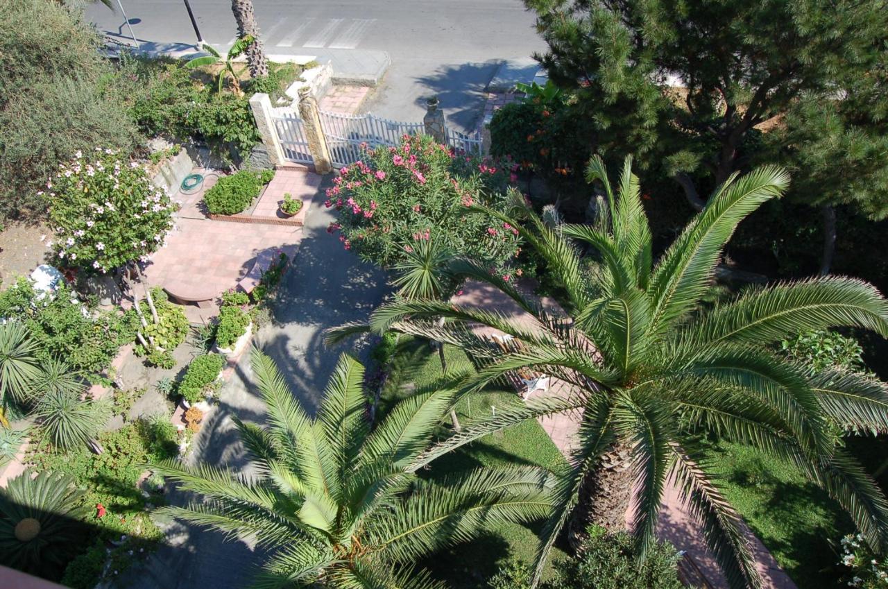 Le Zagare Apartments SantʼAlessio Siculo Εξωτερικό φωτογραφία