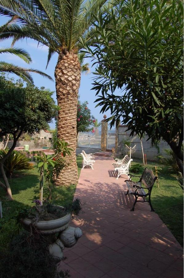 Le Zagare Apartments SantʼAlessio Siculo Εξωτερικό φωτογραφία