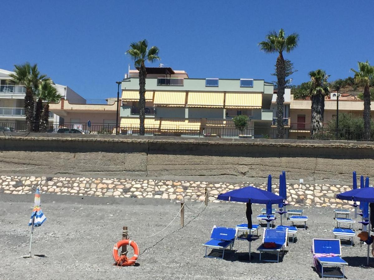 Le Zagare Apartments SantʼAlessio Siculo Εξωτερικό φωτογραφία