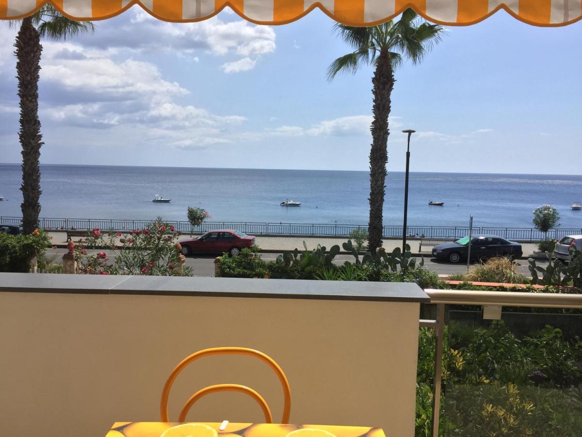 Le Zagare Apartments SantʼAlessio Siculo Εξωτερικό φωτογραφία