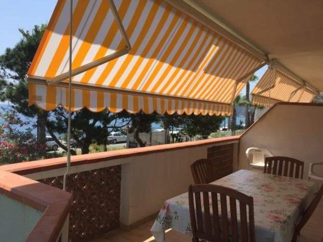 Le Zagare Apartments SantʼAlessio Siculo Εξωτερικό φωτογραφία